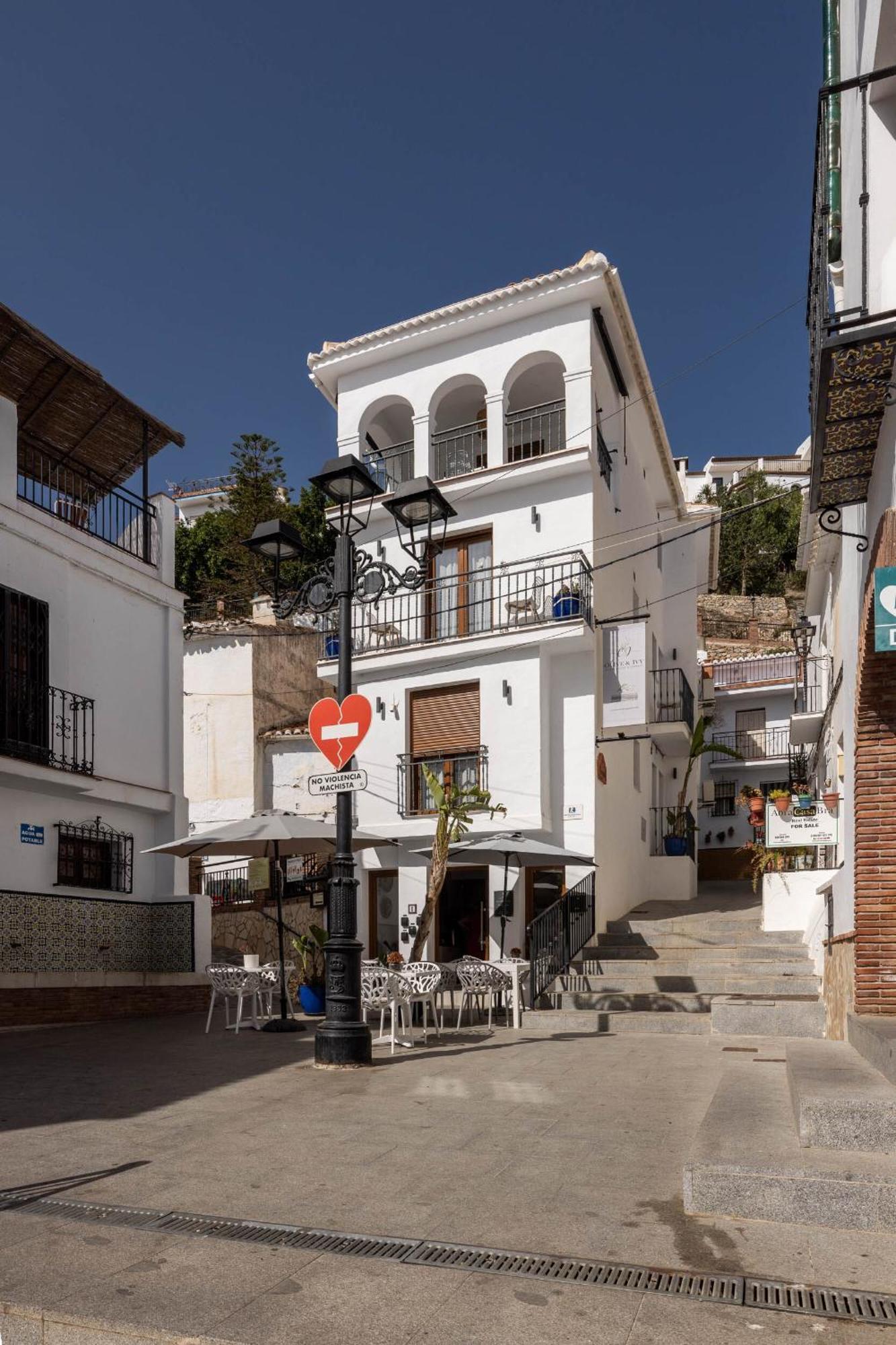 Olive & Ivy Guesthouse Canillas de Aceituno Exterior foto